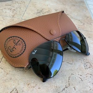 Ray Ban black classic aviators